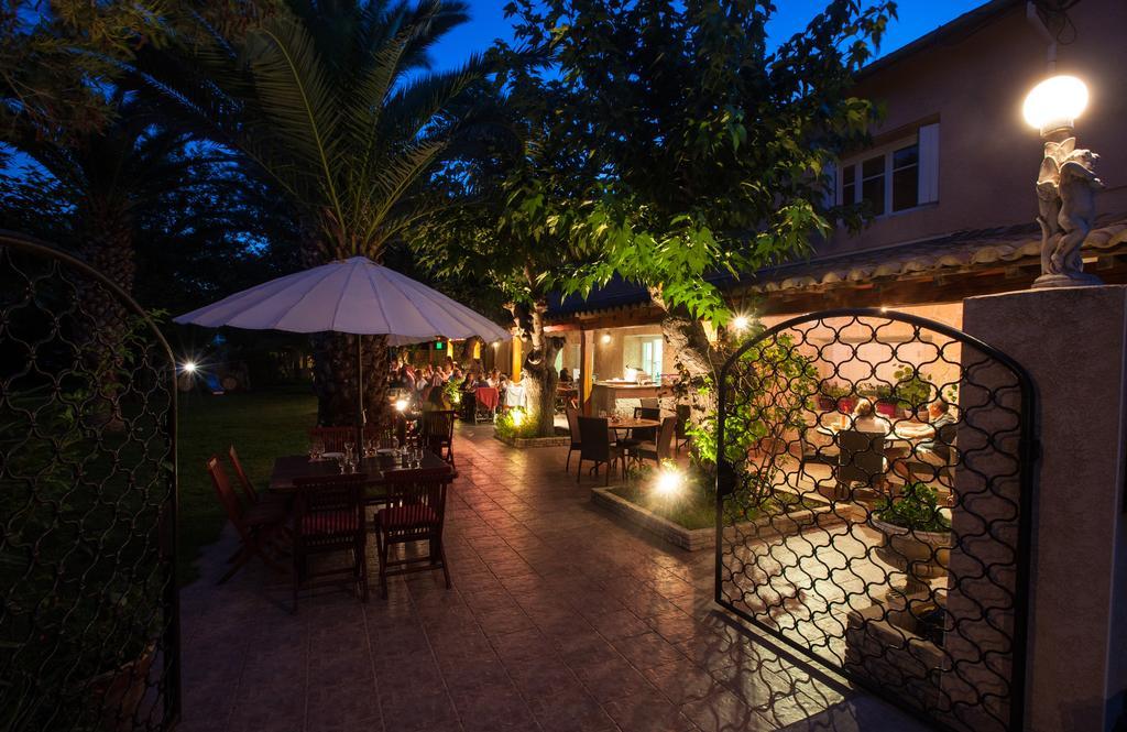 Camping Resort Les Champs Blancs Agde Bagian luar foto