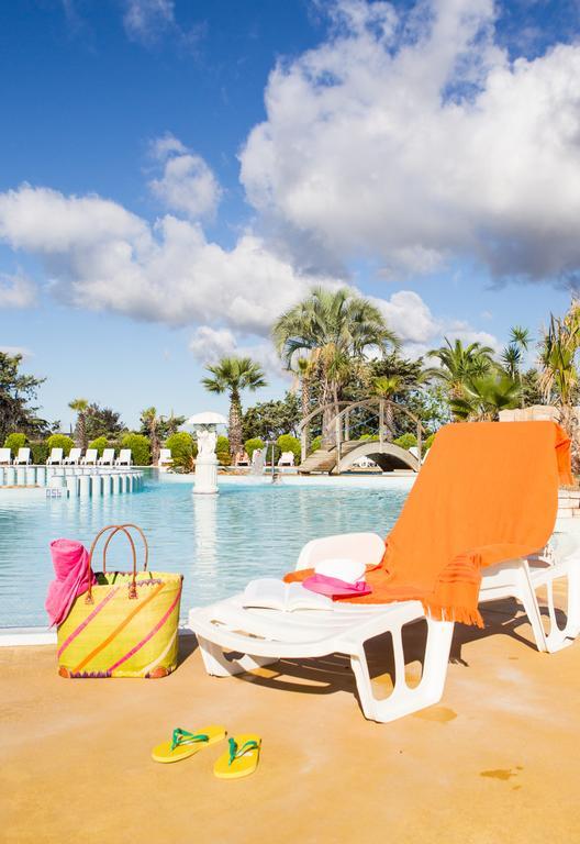 Camping Resort Les Champs Blancs Agde Bagian luar foto