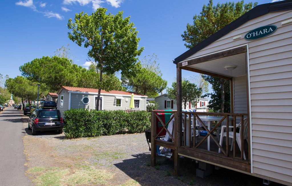 Camping Resort Les Champs Blancs Agde Ruang foto