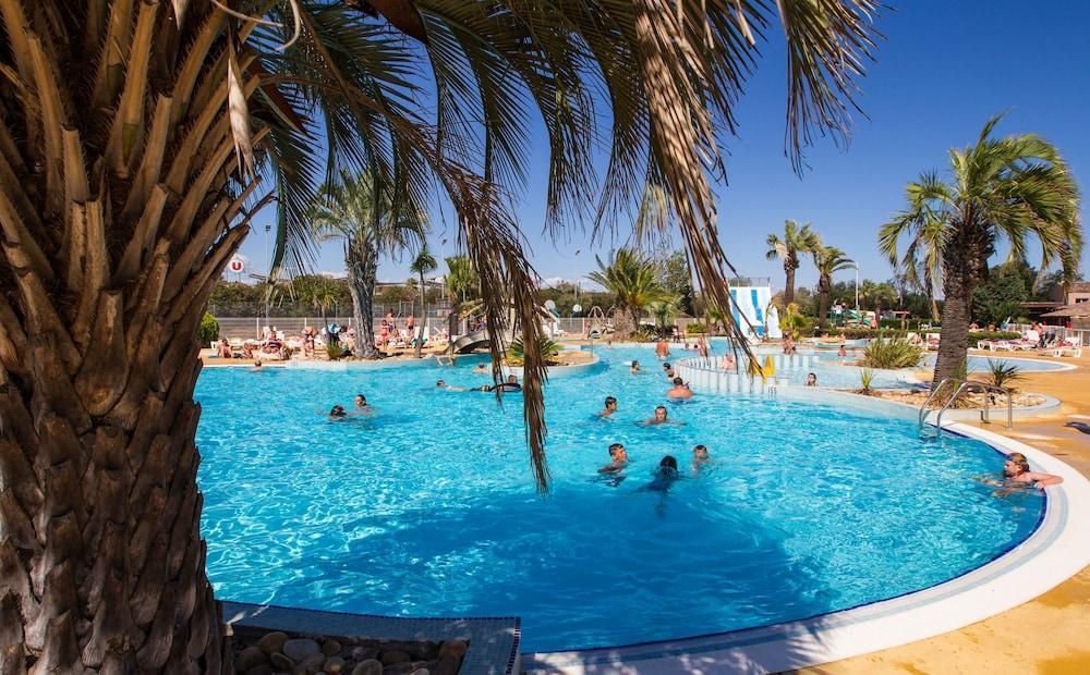 Camping Resort Les Champs Blancs Agde Bagian luar foto