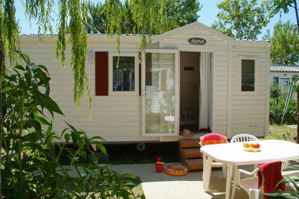 Camping Resort Les Champs Blancs Agde Ruang foto