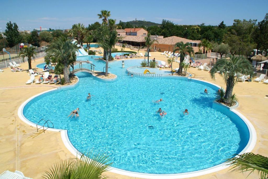 Camping Resort Les Champs Blancs Agde Bagian luar foto