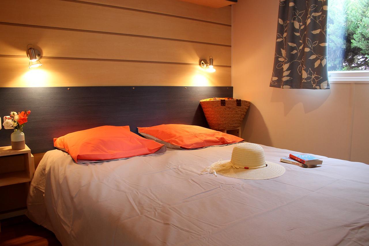 Camping Resort Les Champs Blancs Agde Bagian luar foto