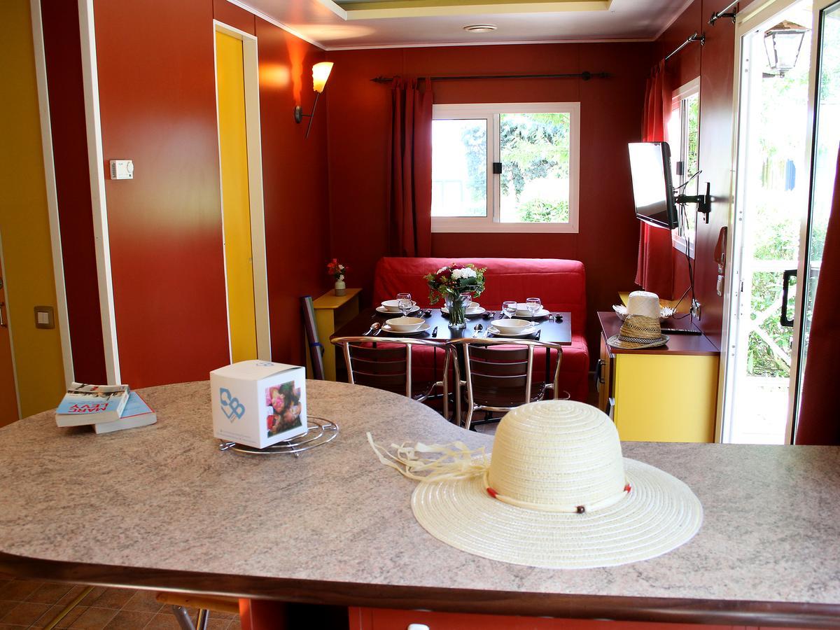 Camping Resort Les Champs Blancs Agde Bagian luar foto