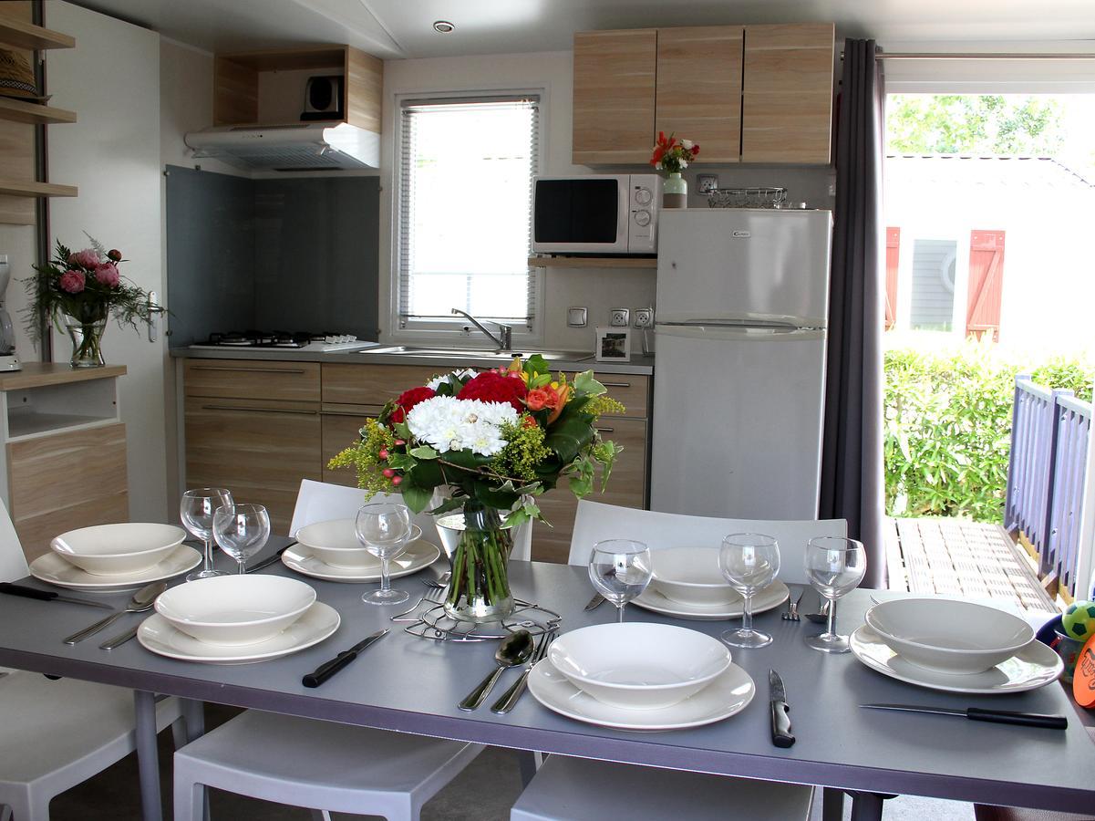 Camping Resort Les Champs Blancs Agde Bagian luar foto