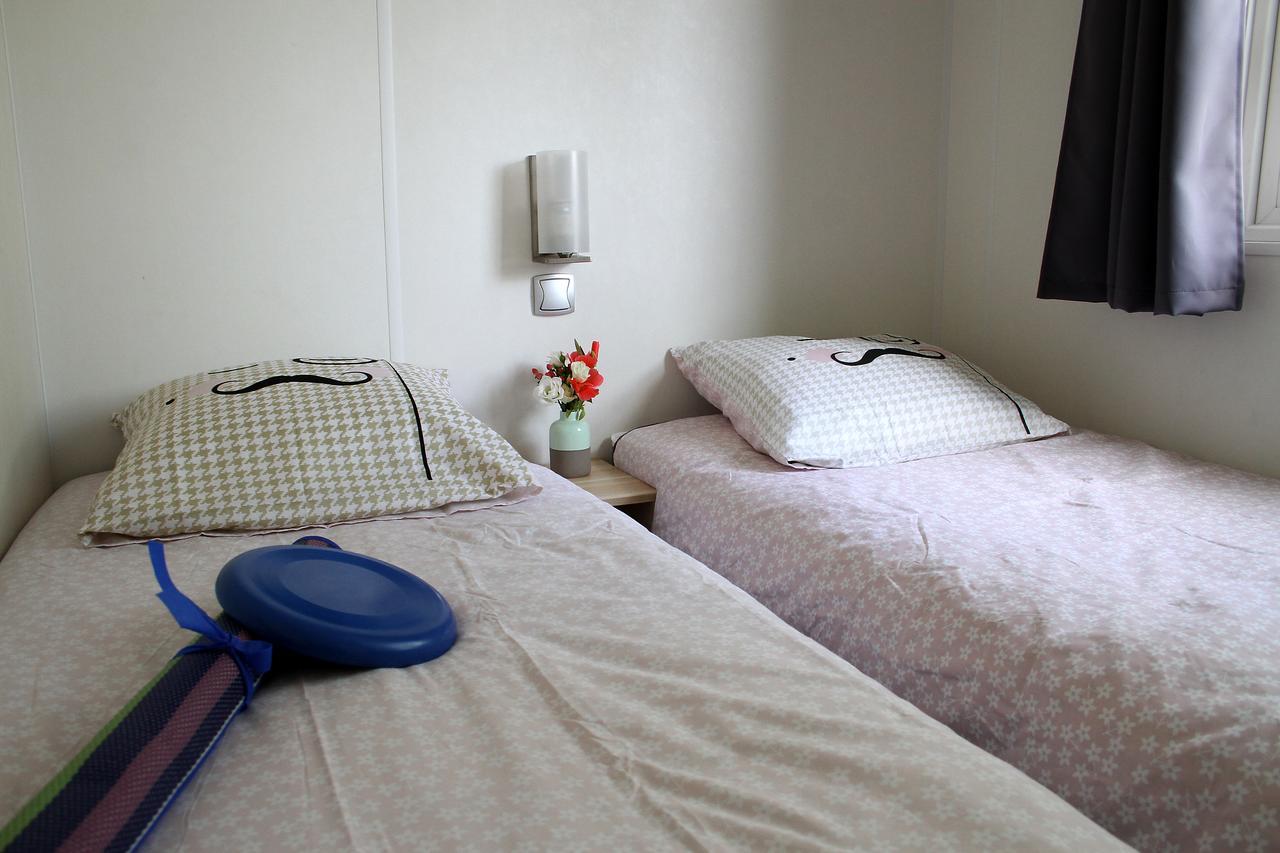 Camping Resort Les Champs Blancs Agde Bagian luar foto