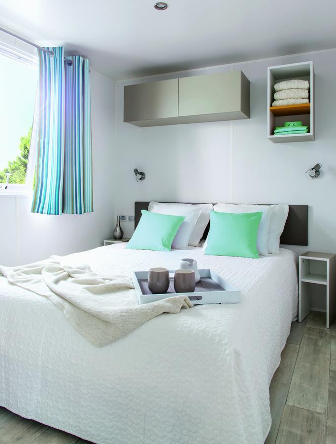 Camping Resort Les Champs Blancs Agde Bagian luar foto
