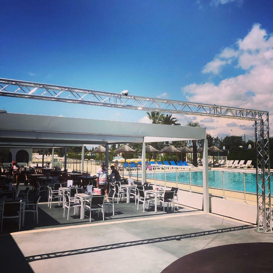Camping Resort Les Champs Blancs Agde Bagian luar foto